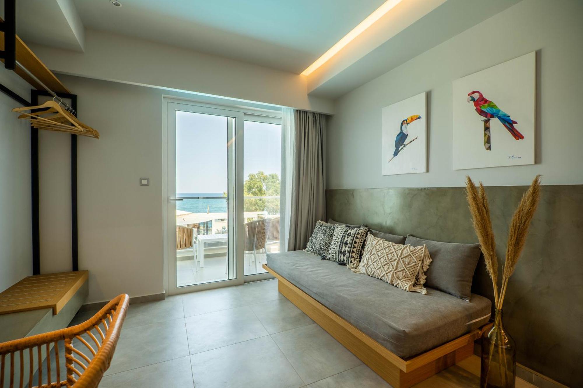 Alexia Beach Hotel Agia Marina Exteriér fotografie