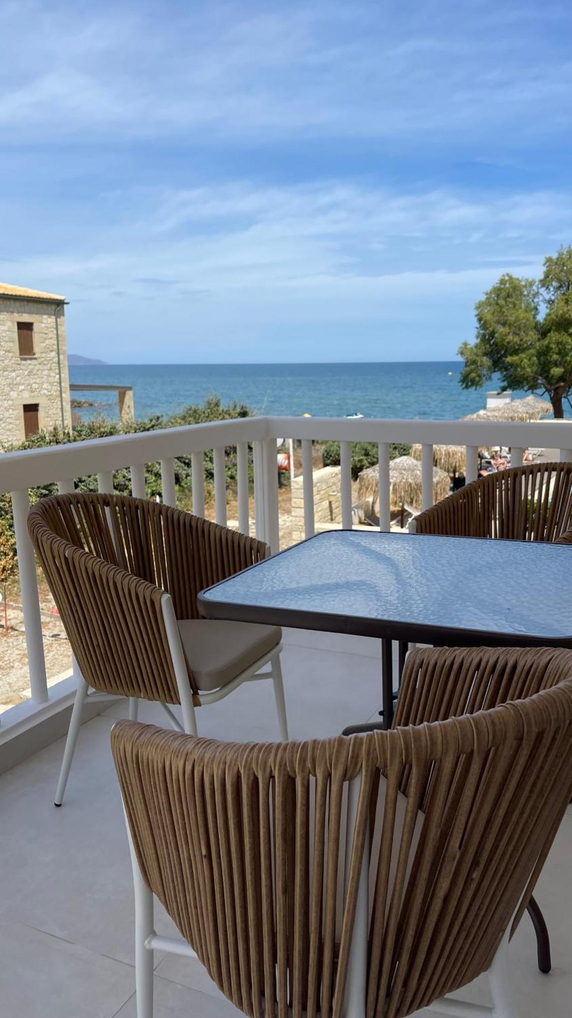 Alexia Beach Hotel Agia Marina Exteriér fotografie