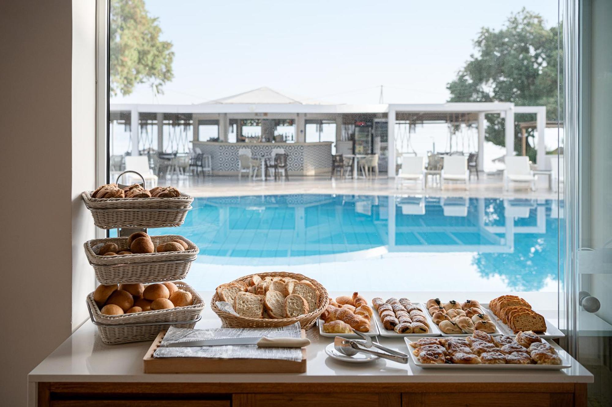 Alexia Beach Hotel Agia Marina Exteriér fotografie