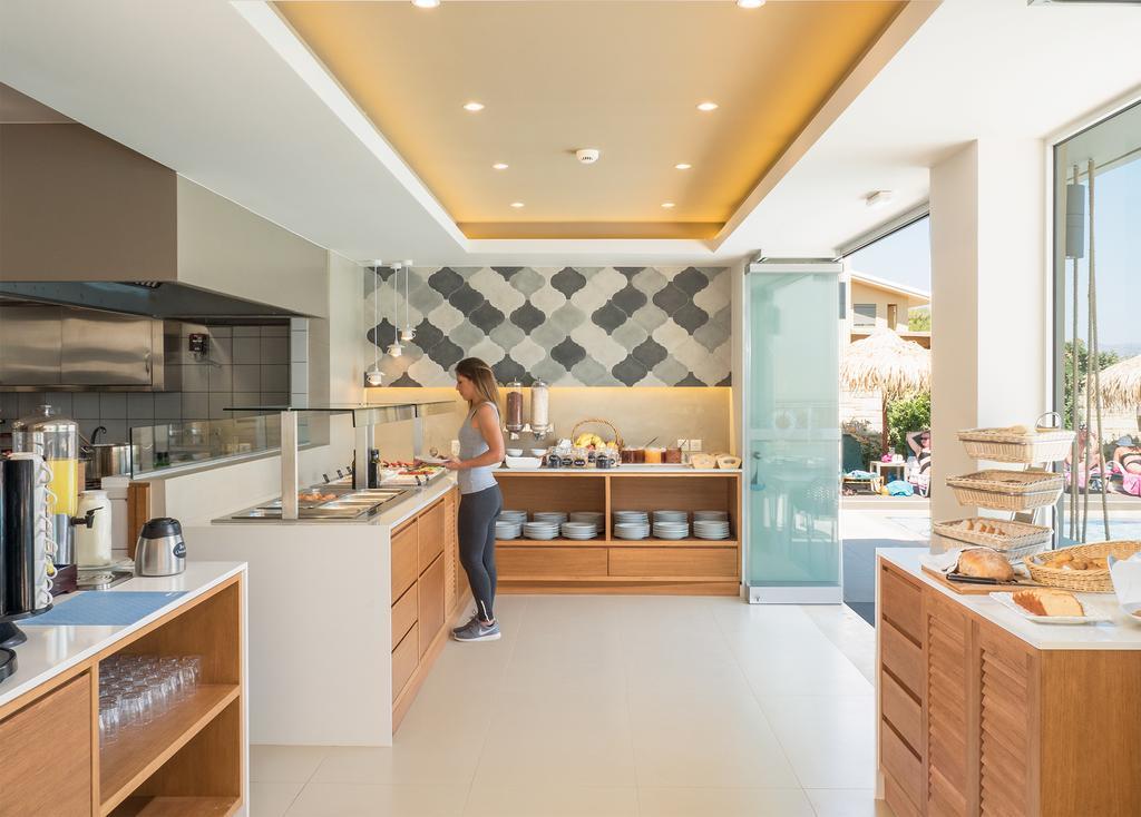 Alexia Beach Hotel Agia Marina Exteriér fotografie